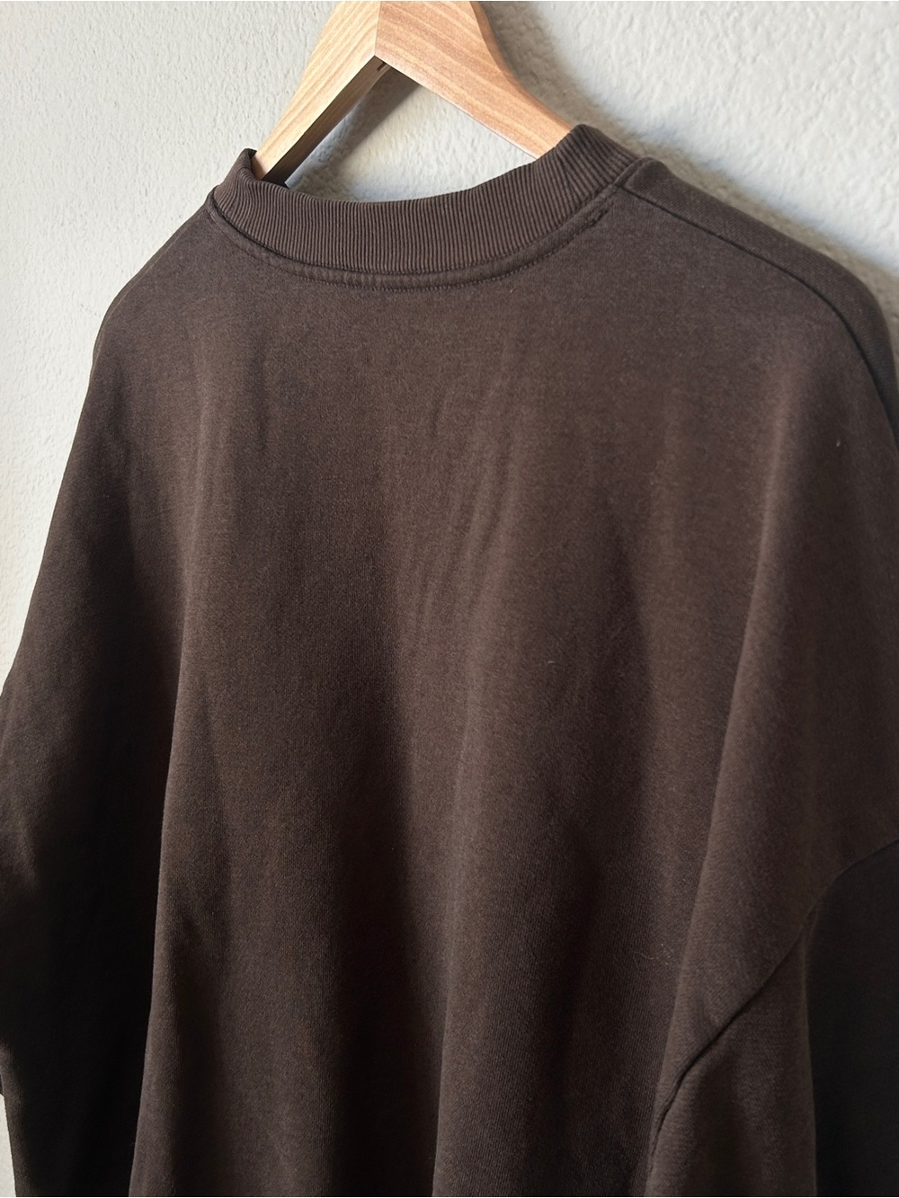 ALO Accolade Crew Neck Sweatshirt - Espresso Brown | Size L - Picture 10 of 10